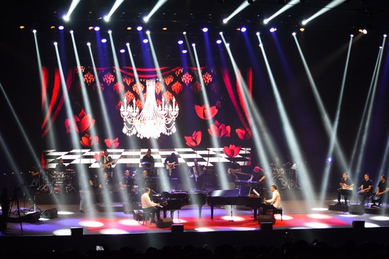The Piano Duel at Beirut Holidays